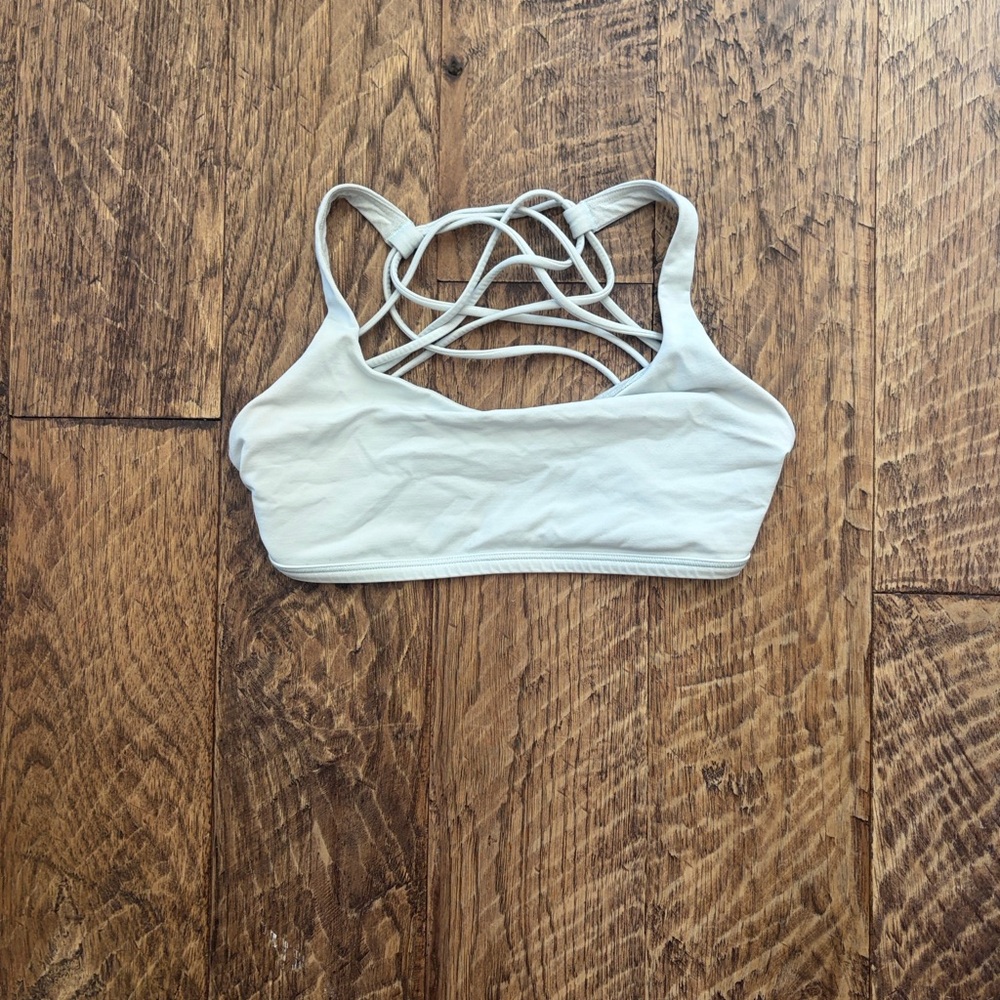 Lululemon Free to be Wild bra